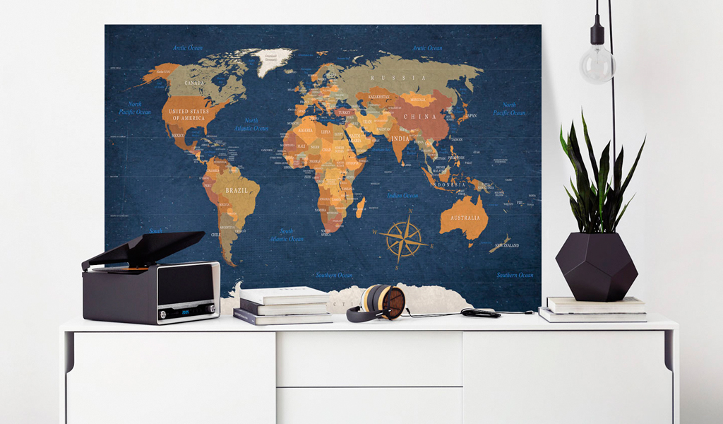 Карта мира на пробковой доске